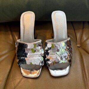 Coconuts by Matisse Silver Paillette Sequin Heel Sz 9 NWB
